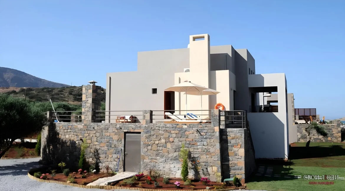 Seafront Villa for Sale in Elounda Crete 12