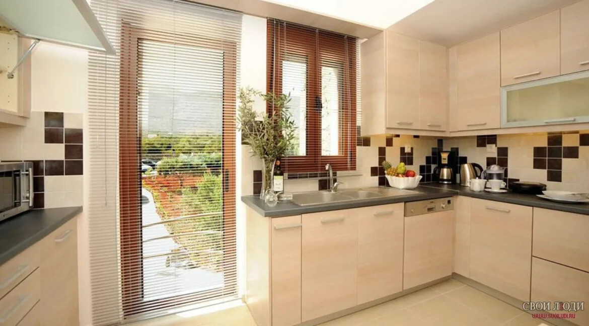 Seafront Villa for Sale in Elounda Crete 16