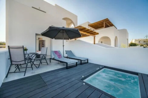 Suite with Heated Private Pool for Sale in Santorini Mesaria 1