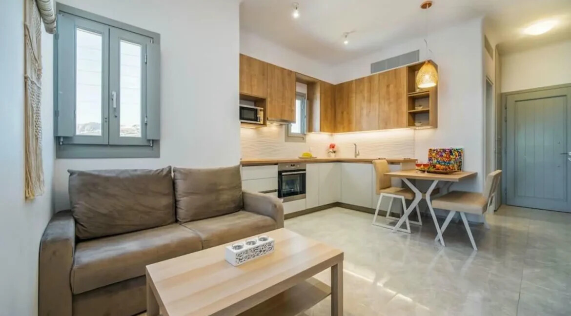 Suite with Heated Private Pool for Sale in Santorini Mesaria 10