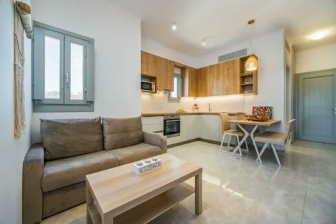 Suite with Heated Private Pool for Sale in Santorini Mesaria 10