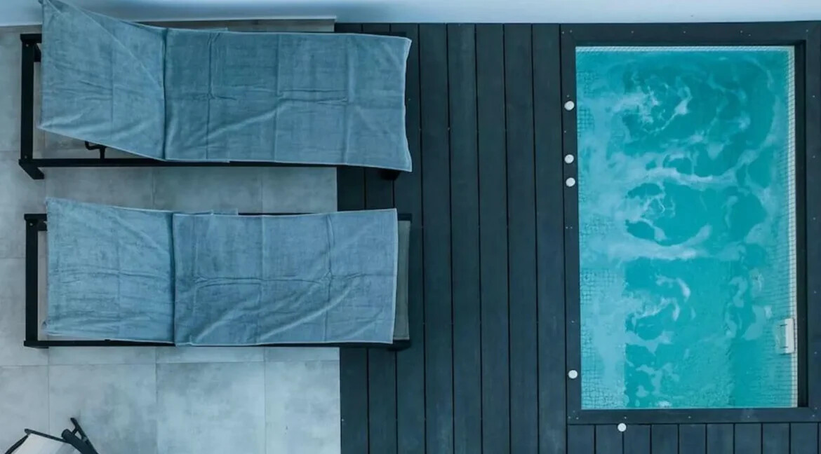 Suite with Heated Private Pool for Sale in Santorini Mesaria 16