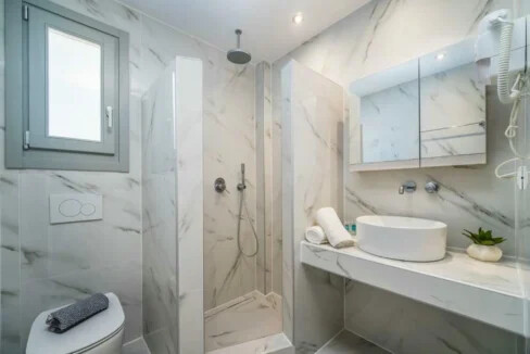 Suite with Heated Private Pool for Sale in Santorini Mesaria 17