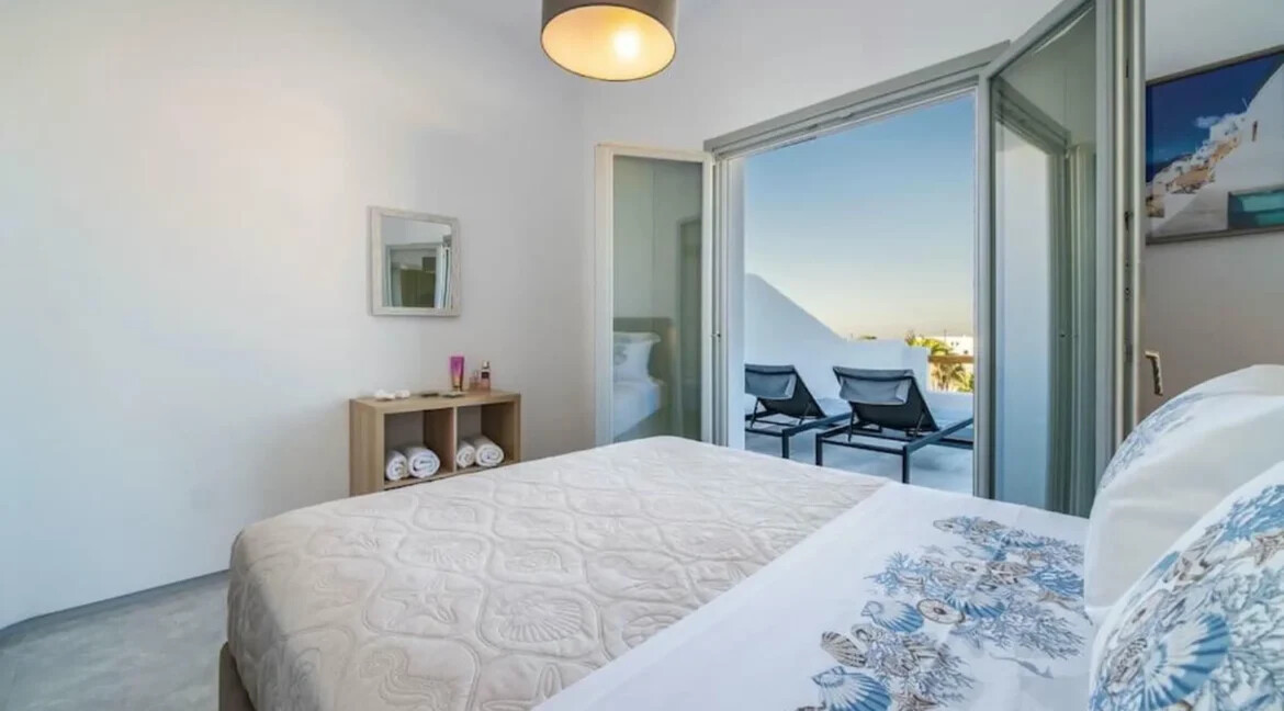 Suite with Heated Private Pool for Sale in Santorini Mesaria 18