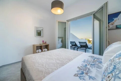 Suite with Heated Private Pool for Sale in Santorini Mesaria 18
