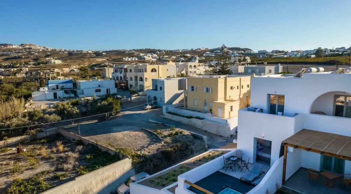 Suite with Heated Private Pool for Sale in Santorini Mesaria 19