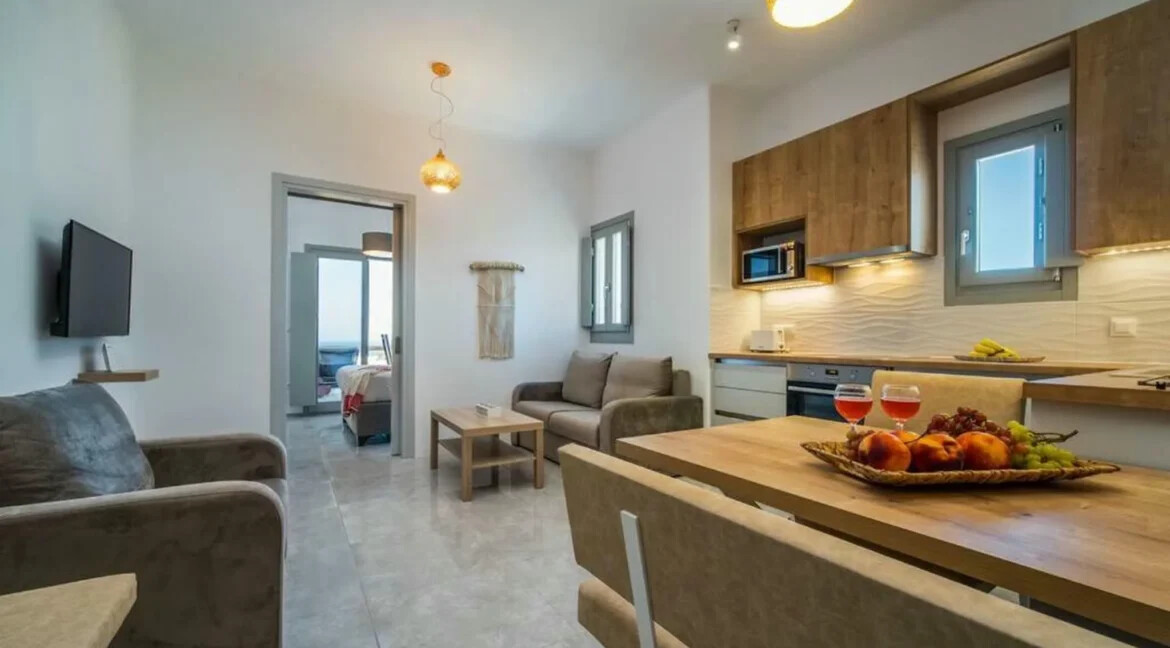 Suite with Heated Private Pool for Sale in Santorini Mesaria 20