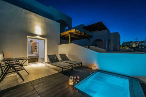 Suite with Heated Private Pool for Sale in Santorini Mesaria 22