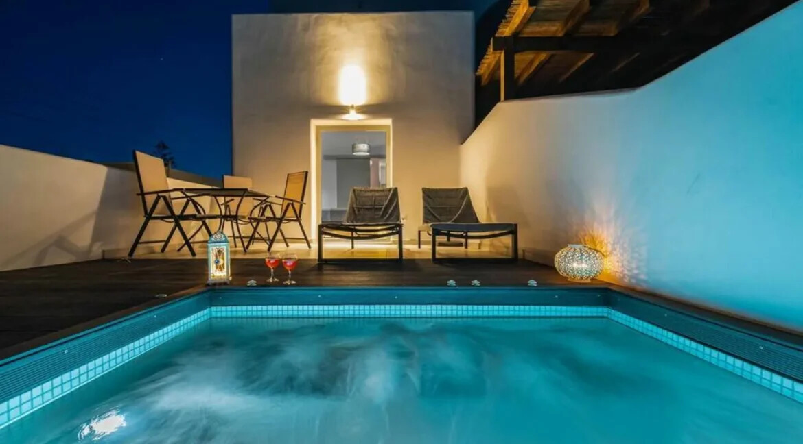 Suite with Heated Private Pool for Sale in Santorini Mesaria 25