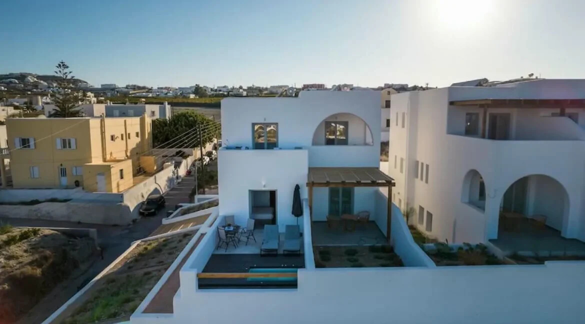 Suite with Heated Private Pool for Sale in Santorini Mesaria 4