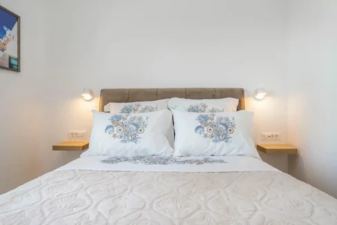Suite with Heated Private Pool for Sale in Santorini Mesaria 5