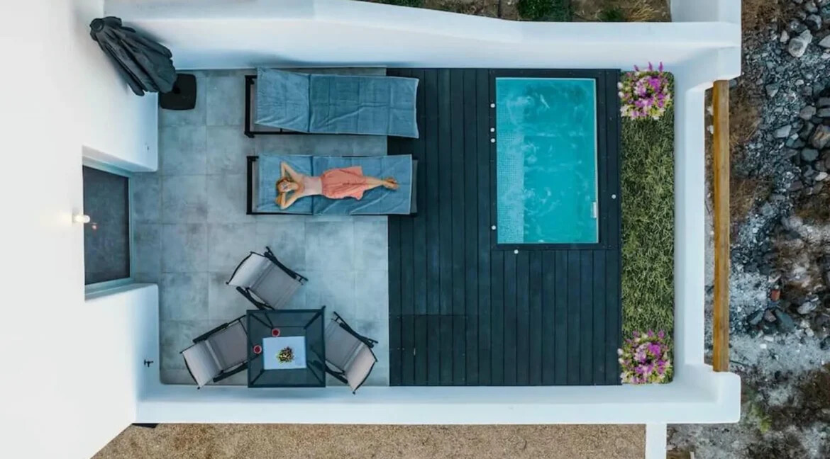 Suite with Heated Private Pool for Sale in Santorini Mesaria 8