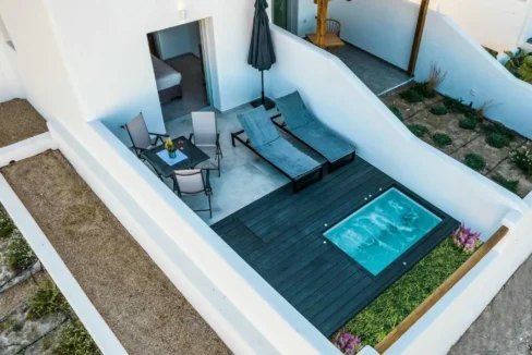 Suite with Heated Private Pool for Sale in Santorini Mesaria 9