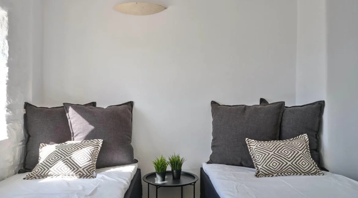 Villa for Sale in Paros, Naousa with Private Pool 10