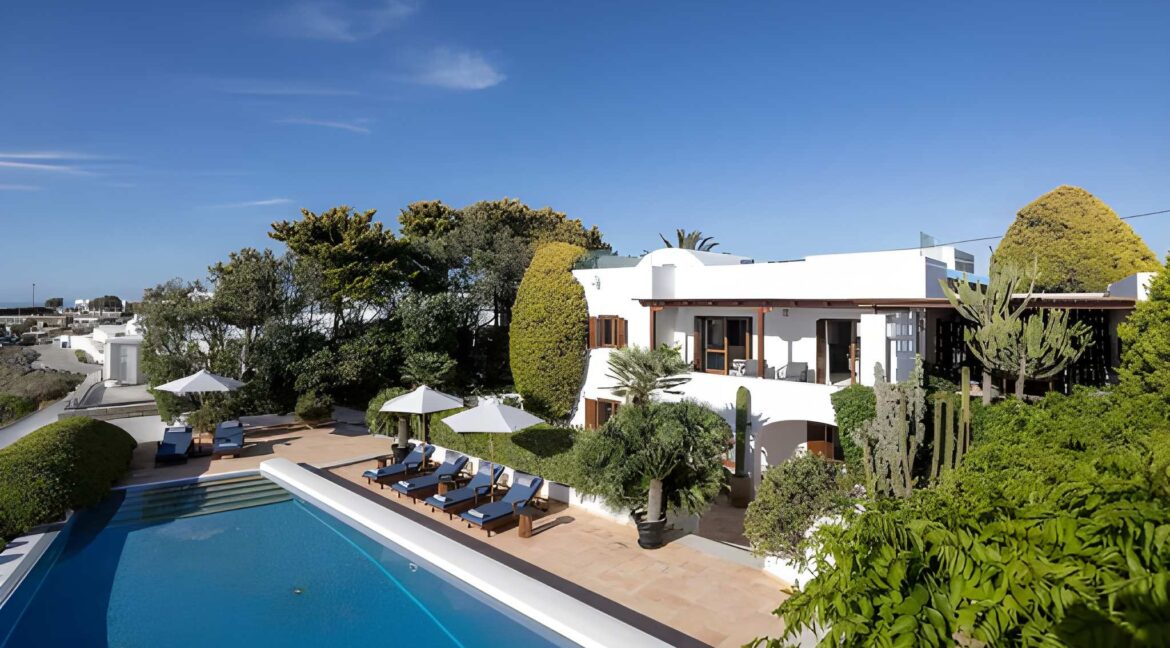 Caldera Villa With Sunset views in Santorini for sale, Imerovigli 3