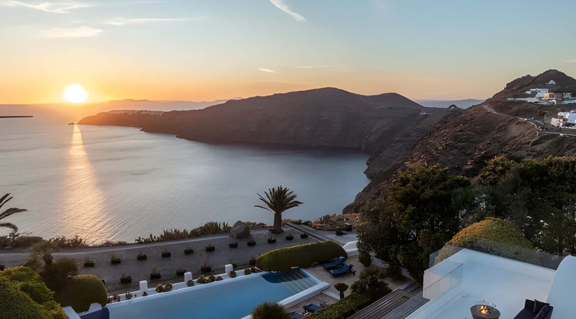 Caldera Villa With Sunset views in Santorini for sale, Imerovigli 7