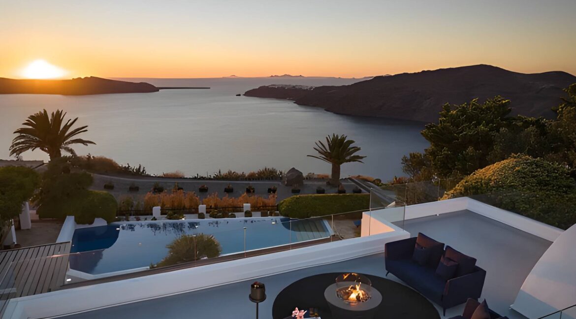 Caldera Villa With Sunset views in Santorini for sale, Imerovigli 9