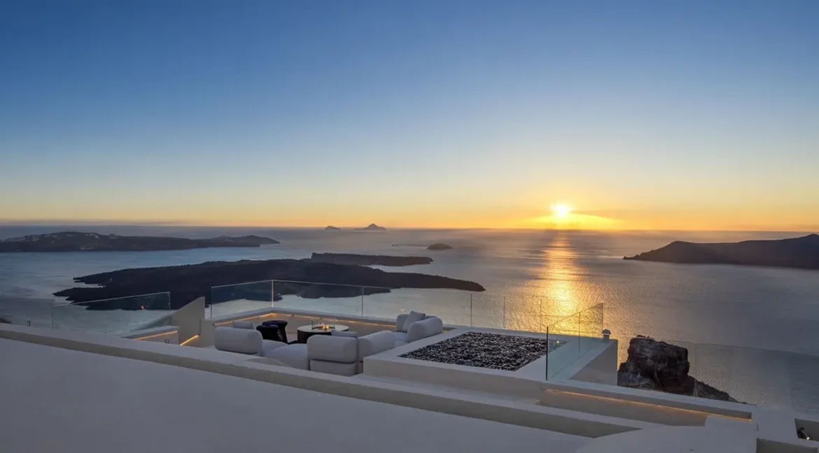 Luxury 5-Bedroom Villa for Sale in Imerovigli, Santorini 1