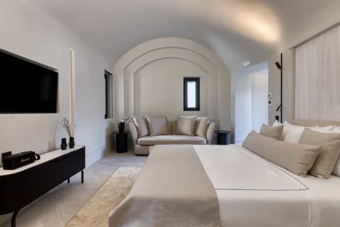 Luxury 5-Bedroom Villa for Sale in Imerovigli, Santorini 10