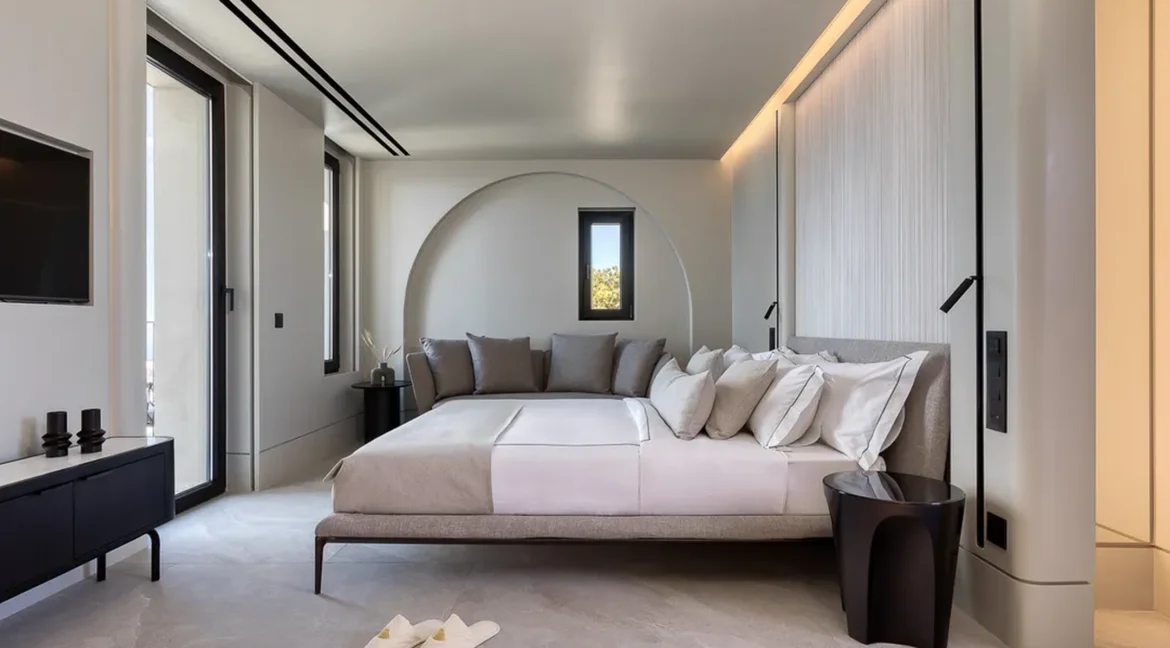 Luxury 5-Bedroom Villa for Sale in Imerovigli, Santorini 27