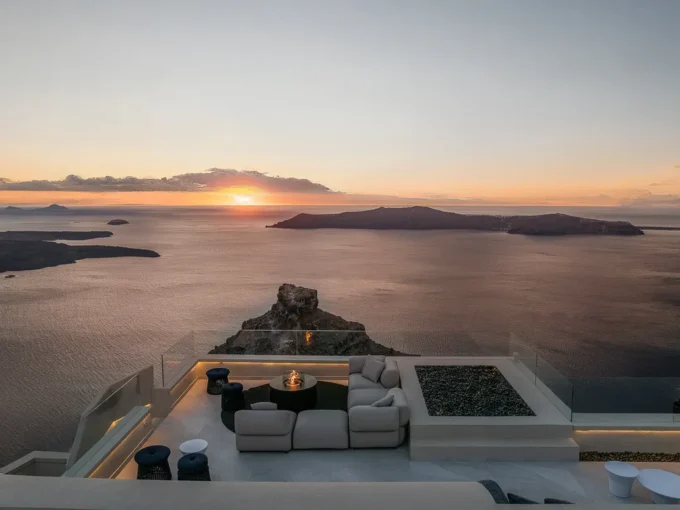 Luxury 5-Bedroom Villa for Sale in Imerovigli, Santorini