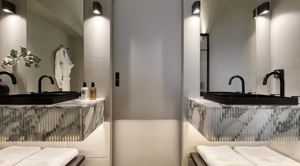 Luxury 5-Bedroom Villa for Sale in Imerovigli, Santorini 3