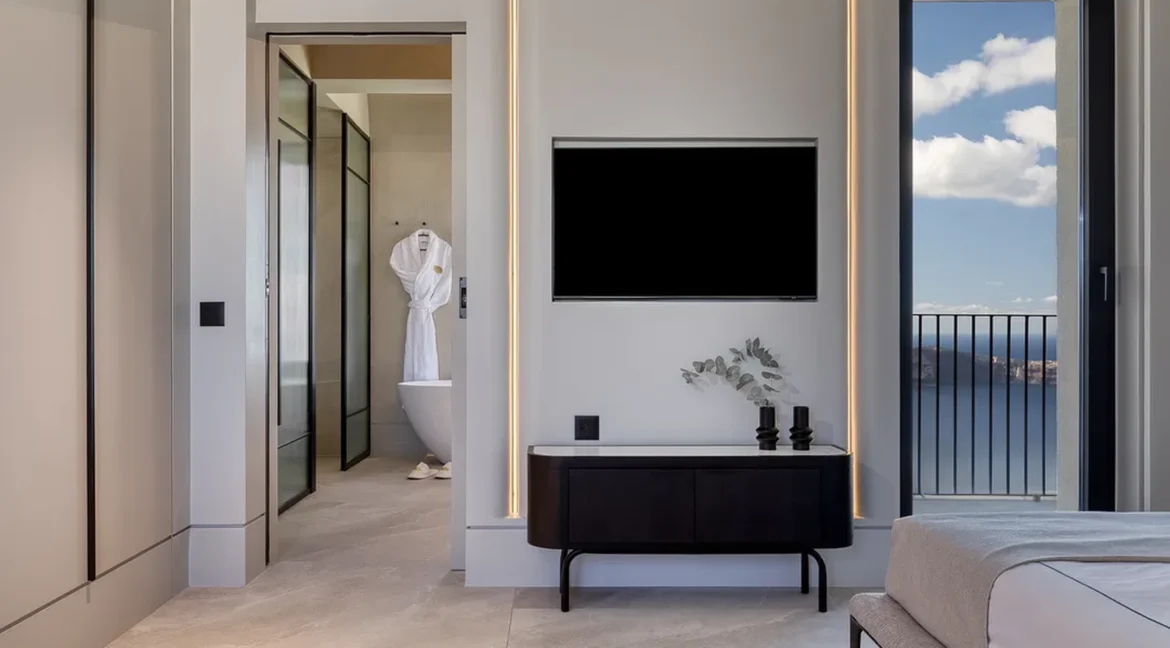 Luxury 5-Bedroom Villa for Sale in Imerovigli, Santorini 4