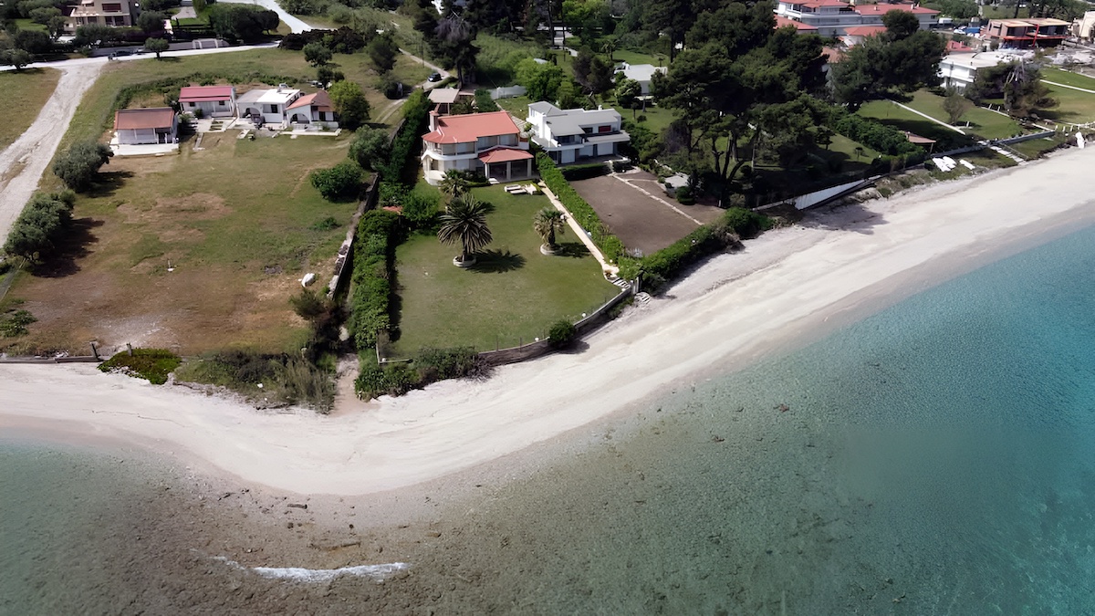 Luxury Beachfront Villa for Sale in Halkidiki