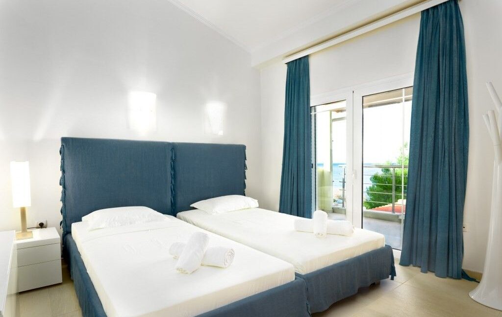 Luxury Beachfront Villa for Sale in Halkidiki 16