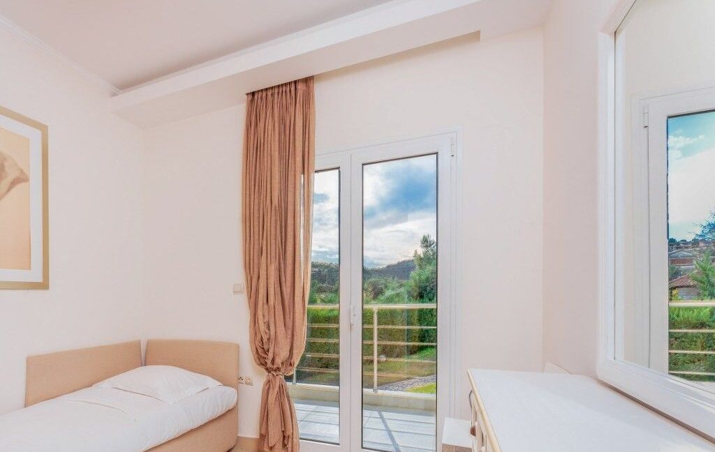 Luxury Beachfront Villa for Sale in Halkidiki 17