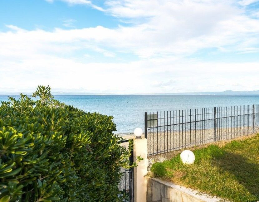 Luxury Beachfront Villa for Sale in Halkidiki 2