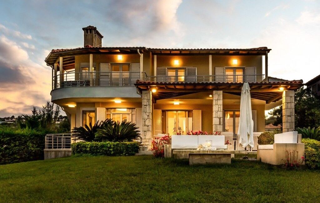 Luxury Beachfront Villa for Sale in Halkidiki 27