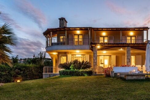 Luxury Beachfront Villa for Sale in Halkidiki 3