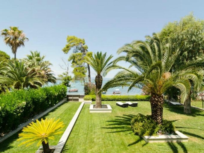 Seafront Luxury Villa for Sale in Sithonia Halkidiki