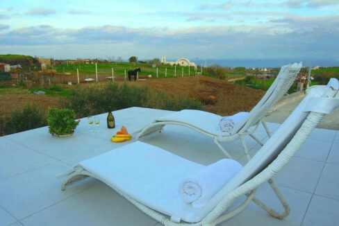 Traditional Eco-Inspired Villa for Sale in Santorini 1