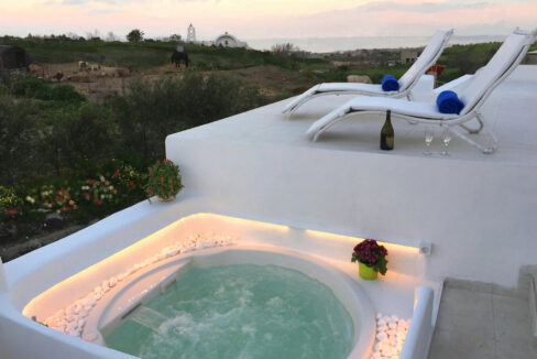 Traditional Eco-Inspired Villa for Sale in Santorini 14