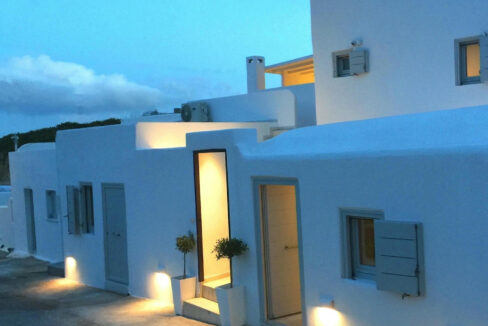 Traditional Eco-Inspired Villa for Sale in Santorini 15