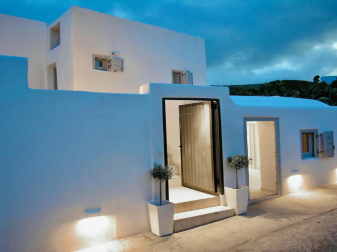 Traditional Eco-Inspired Villa for Sale in Santorini