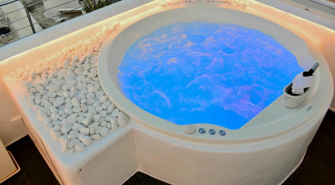 Traditional Eco-Inspired Villa for Sale in Santorini 6