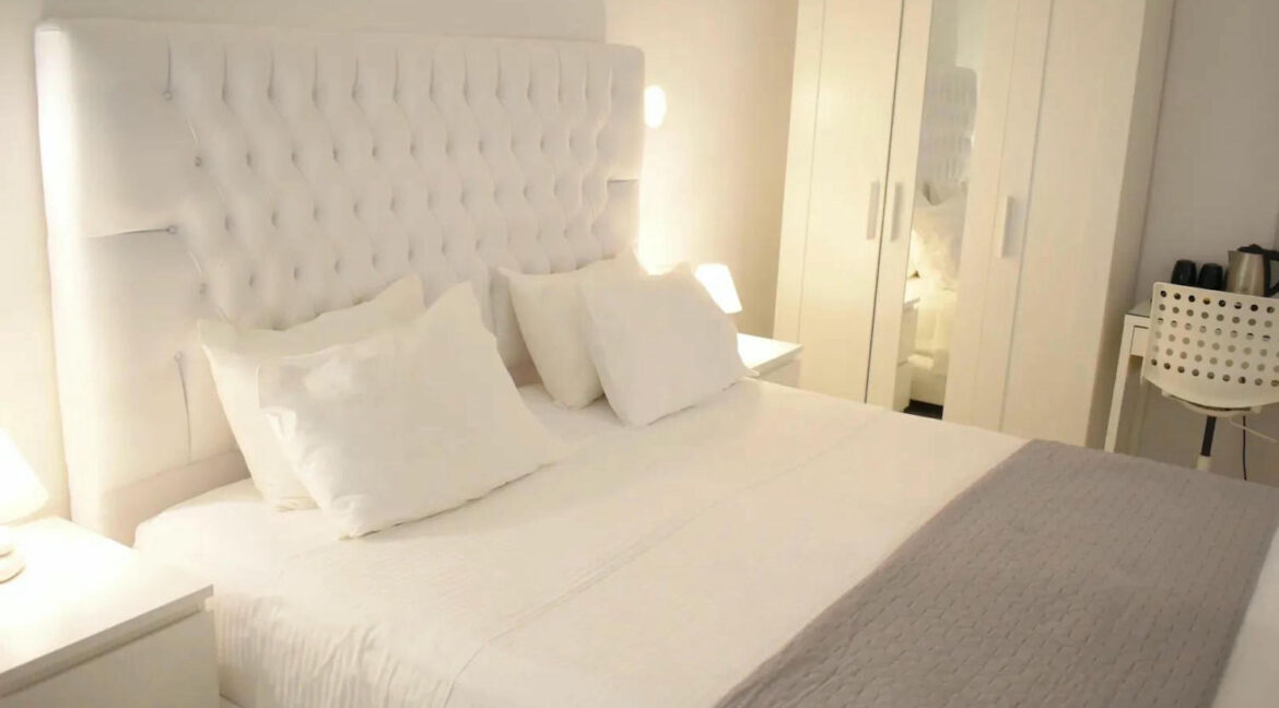 Traditional Eco-Inspired Villa for Sale in Santorini 7