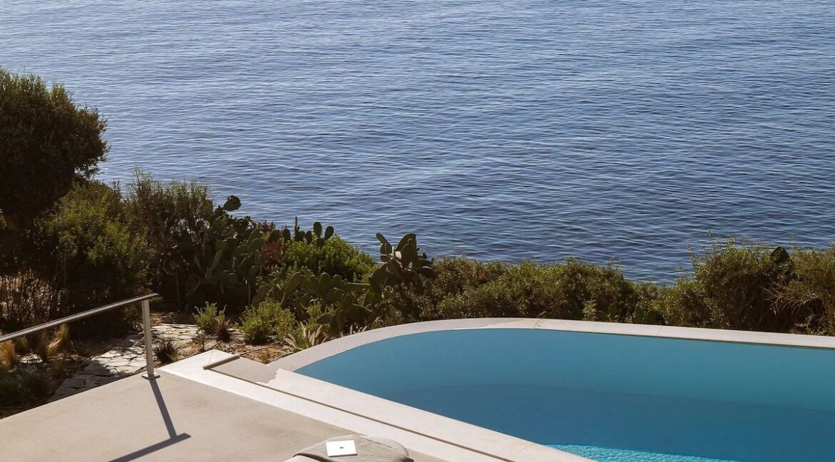 Ultra-Luxury Seafront Villa for Sale in Crete 16