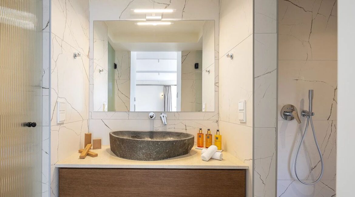 Ultra-Luxury Seafront Villa for Sale in Crete 25