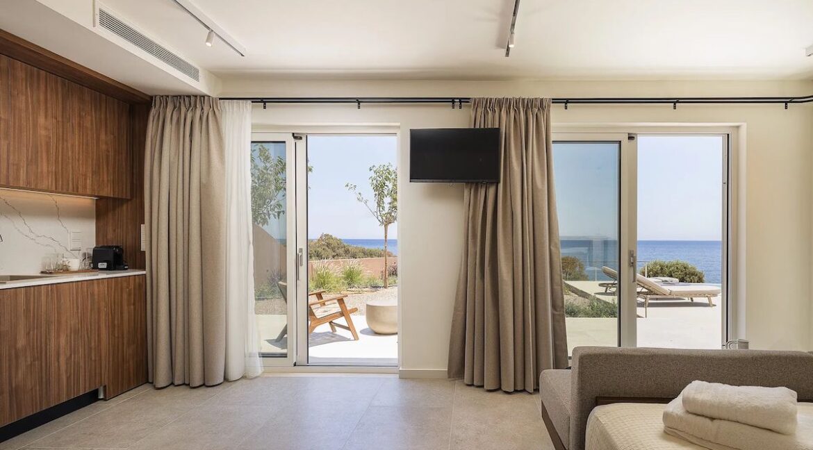 Ultra-Luxury Seafront Villa for Sale in Crete 27