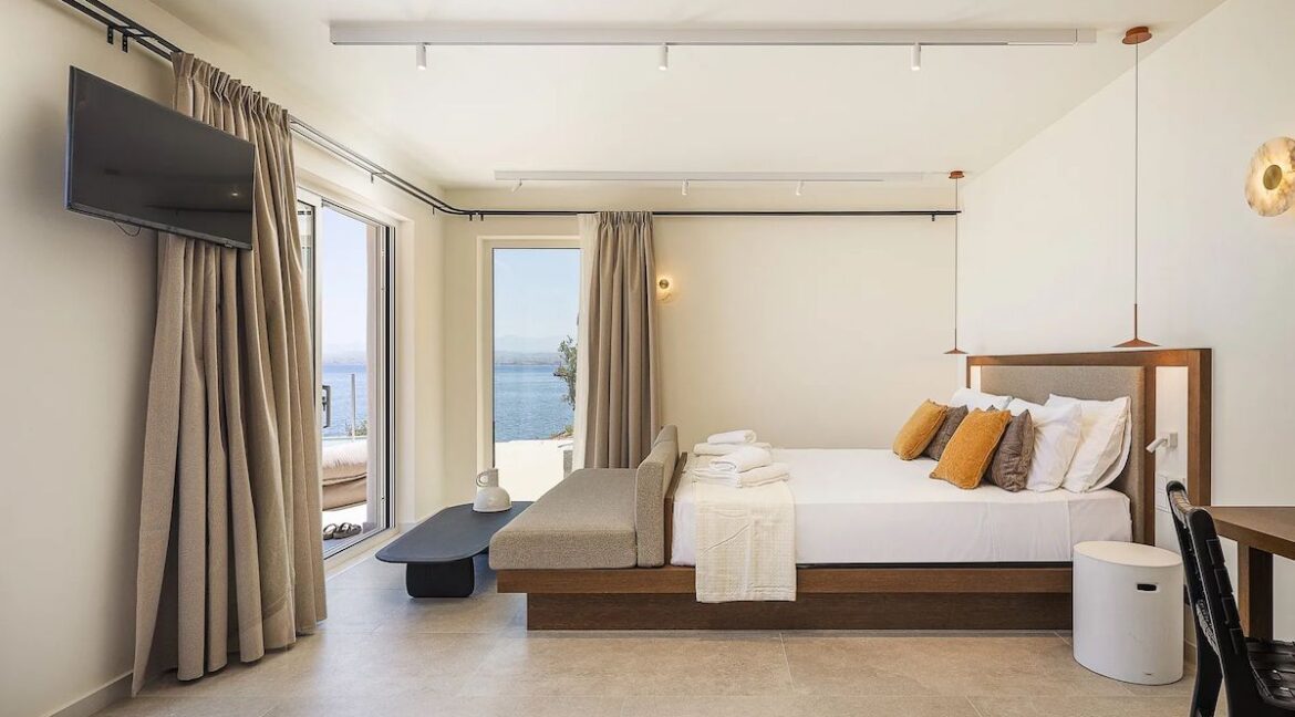 Ultra-Luxury Seafront Villa for Sale in Crete 29