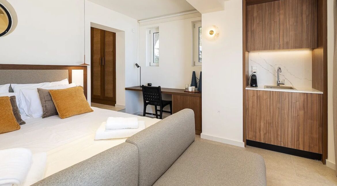 Ultra-Luxury Seafront Villa for Sale in Crete 30