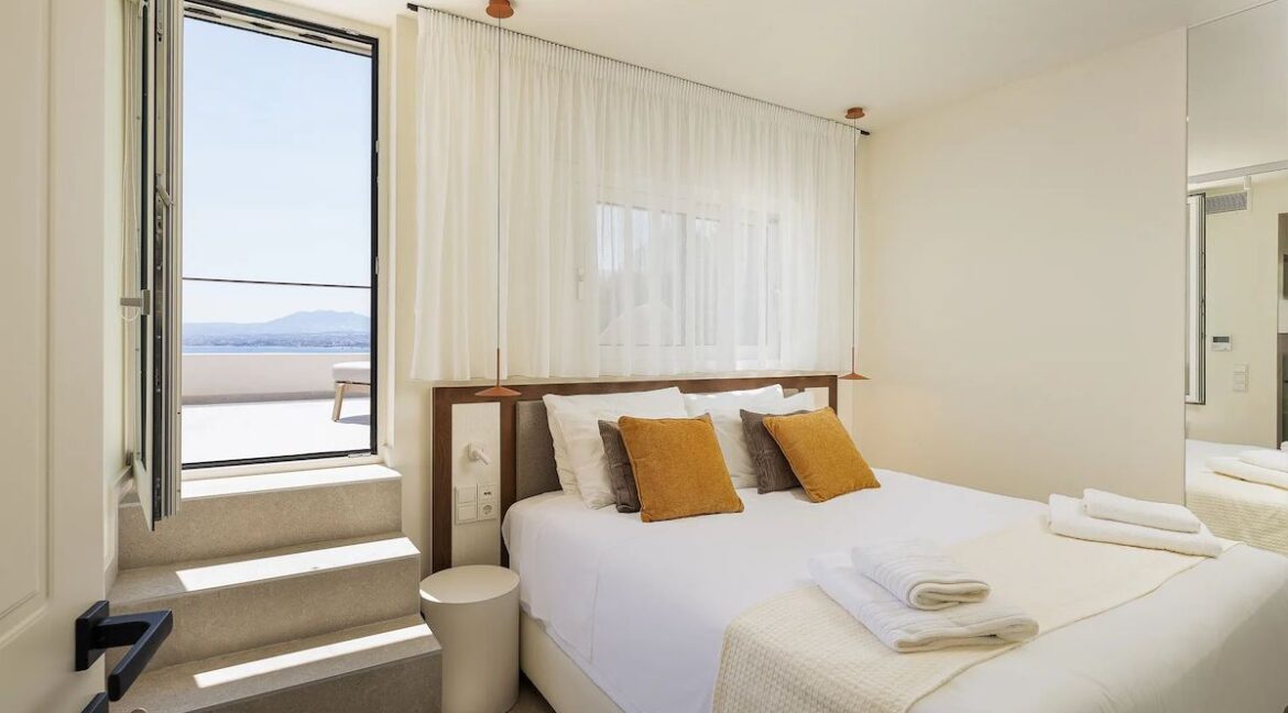 Ultra-Luxury Seafront Villa for Sale in Crete 33
