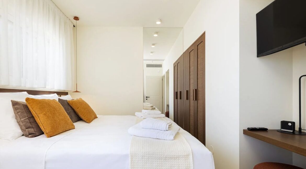 Ultra-Luxury Seafront Villa for Sale in Crete 34