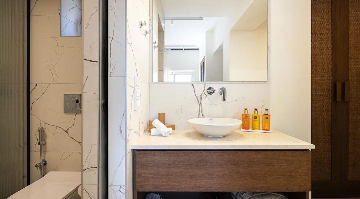 Ultra-Luxury Seafront Villa for Sale in Crete 35