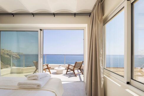 Ultra-Luxury Seafront Villa for Sale in Crete 38