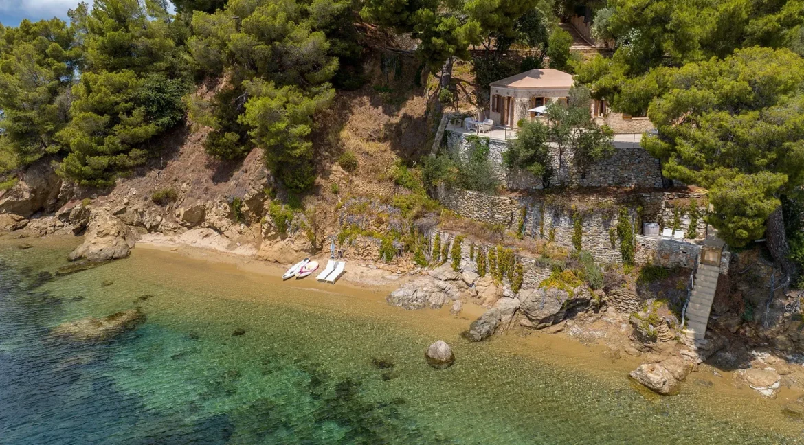 Seafront Cottage with Private Beach Access in Skiathos for sale 12